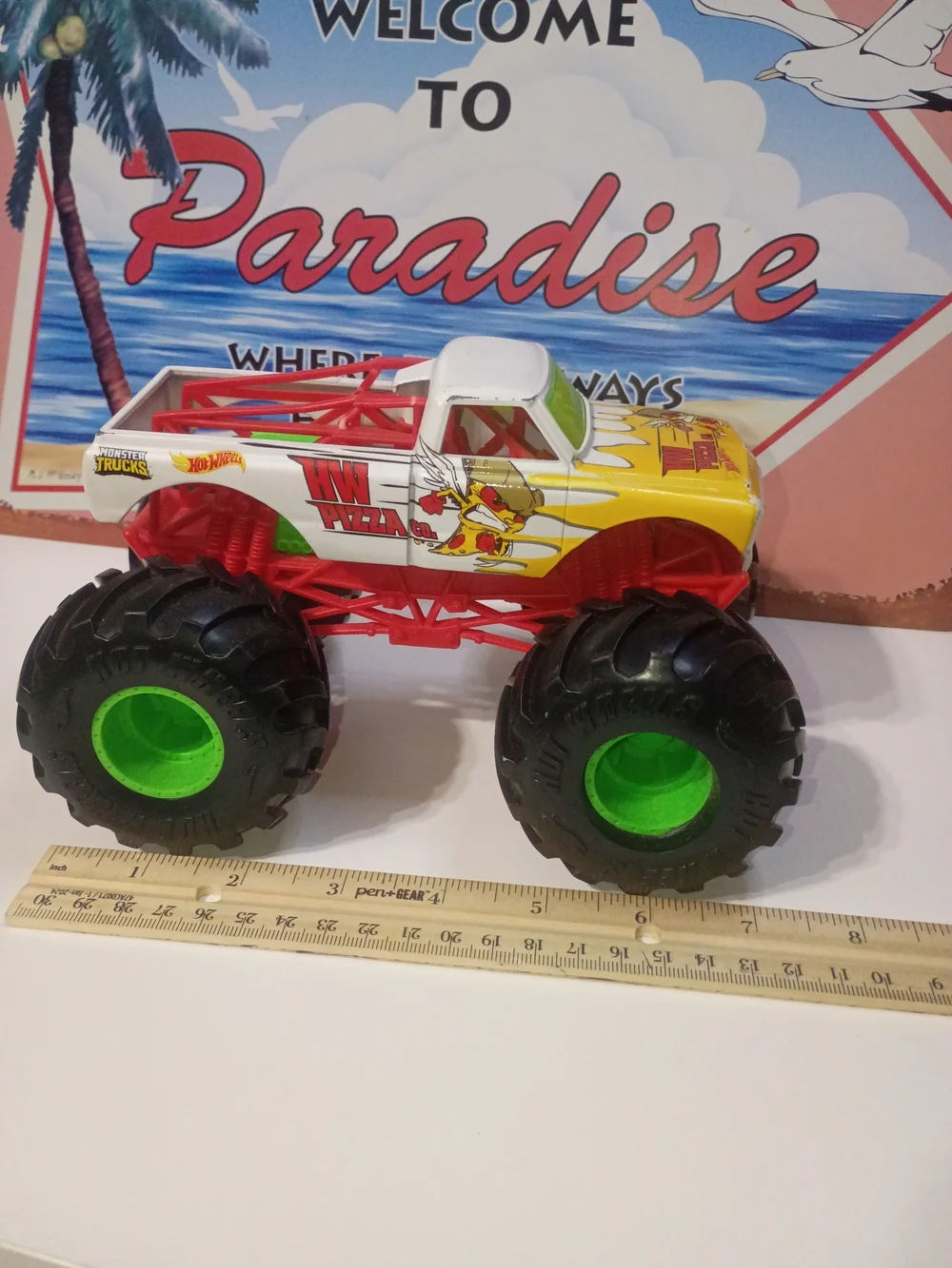 Hot Wheels -HW Pizza Monster Truck 1/24 Scale